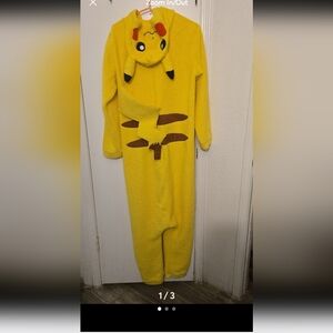 Pikachu custome